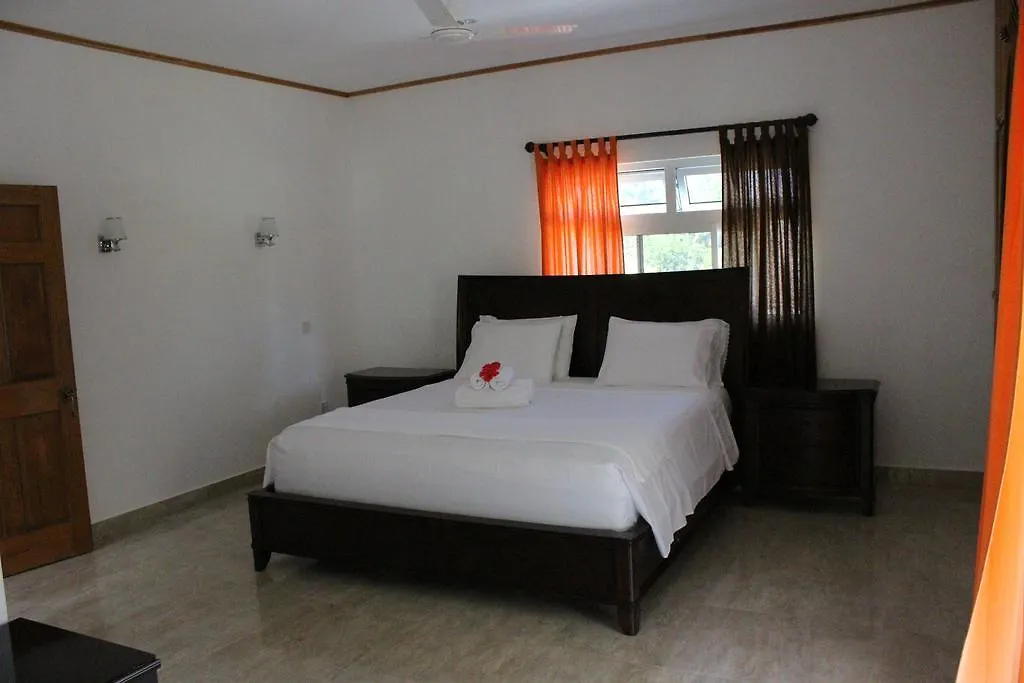 Julie'S Holiday Home Mahe Island Guest house